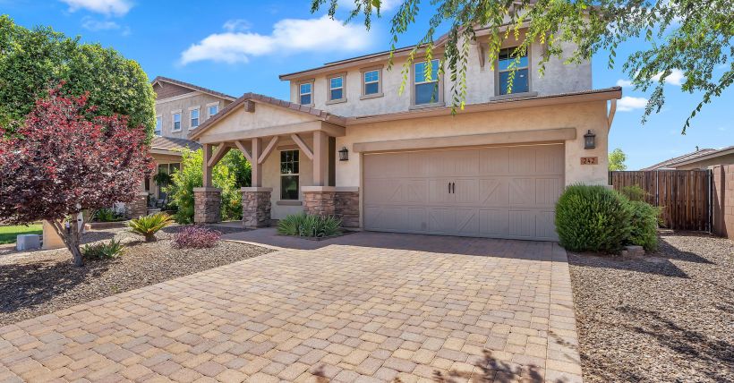 242 N Crosscreek Dr. Chandler, AZ 85225 | Santa Maria Village